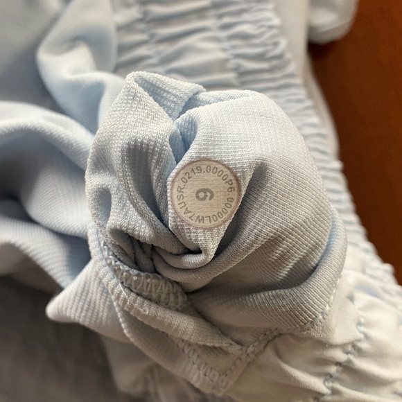 Lululemon Hotty Hot Short 2.5" - Picture 3 of 3